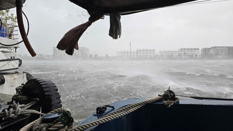 [Live] Bão số 3 di chuyển về phía Tây Bắc Bộ và suy yếu thành áp thấp nhiệt đới ảnh 138