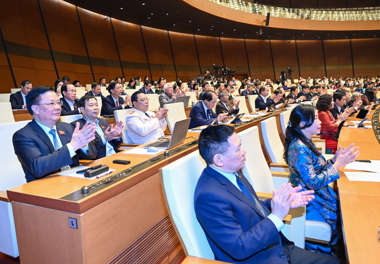 Các đại biểu Quốc hội tham dự phiên họp sáng 29/11. (Ảnh: DUY LINH) Các đại biểu Quốc hội tham dự phiên họp sáng 29/11. (Ảnh: DUY LINH)