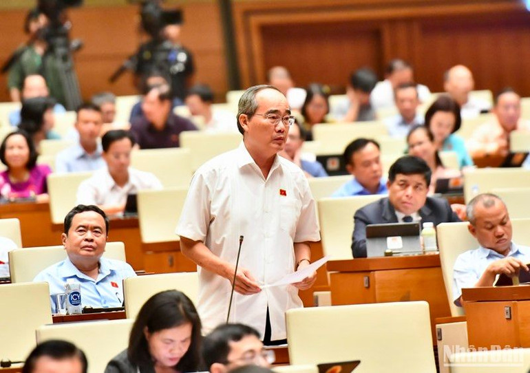 Đại biểu Nguyễn Thiện Nhân (TP Hồ Chí Minh) phát biểu. (Ảnh: ĐĂNG KHOA)