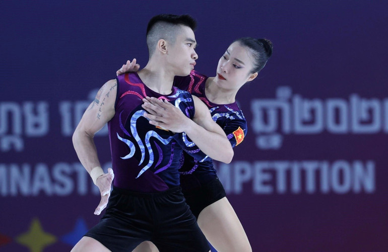 Trần Ngọc Thúy Vi và Lê Hoàng Phong “mở hàng” Huy chương Vàng cho đoàn Việt Nam hôm nay. (Ảnh: TTXVN) Trần Ngọc Thúy Vi và Lê Hoàng Phong “mở hàng” Huy chương Vàng cho đoàn Việt Nam hôm nay. (Ảnh: TTXVN)