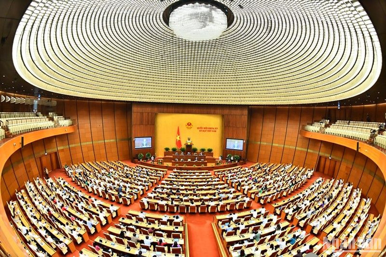 Toàn cảnh phiên họp của Quốc hội sáng 6/8. (Ảnh: ĐĂNG KHOA)