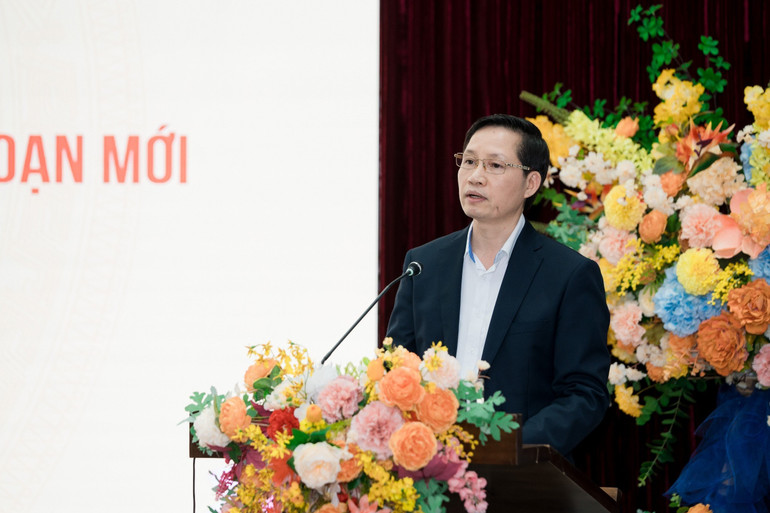 Đồng chí Nguyễn Quang Tiến, Phó Bí thư Thường trực Đảng ủy, Trưởng ban Chỉ đạo 35 Đảng ủy MobiFone phát biểu tại hội thảo.