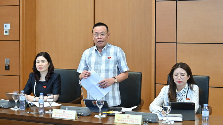 Đại biểu Nguyễn Như So (Bắc Ninh) phát biểu tại tổ. (Ảnh: THỦY NGUYÊN)