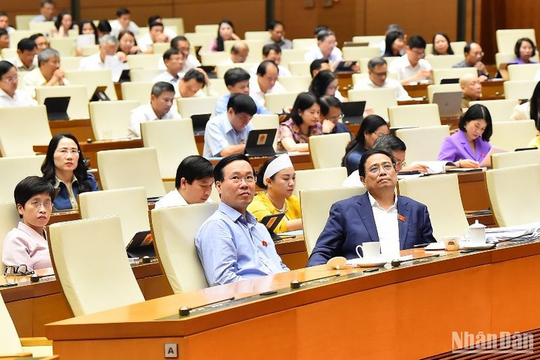 Chủ tịch nước Võ Văn Thưởng và Thủ tướng Chính phủ Phạm Minh Chính dự phiên họp. (Ảnh: THỦY NGUYÊN)