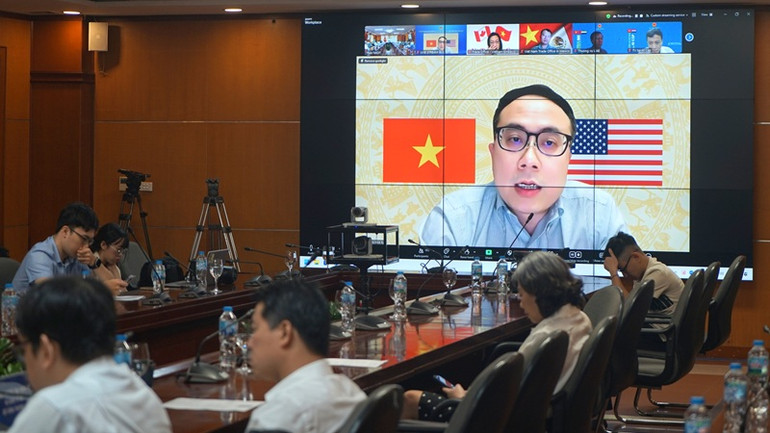 Ông Đỗ Ngọc Hưng, Trưởng Thương vụ Việt Nam tại Hoa Kỳ, phát biểu trực tuyến trong cuộc họp giao ban với các cơ quan Bộ Công thương, ngày 30/5/2025. (Ảnh: TRUNG HƯNG)