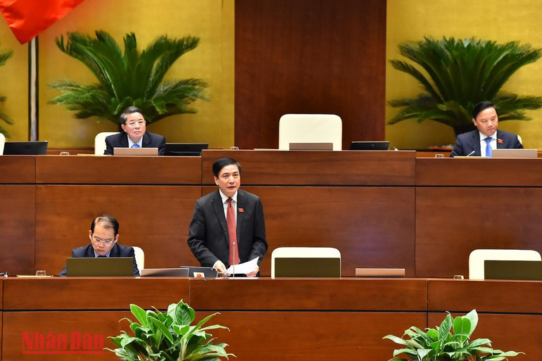 Tổng Thư ký Quốc hội, Chủ nhiệm Văn phòng Quốc hội Bùi Văn Cường phát biểu. (Ảnh: THỦY NGUYÊN)