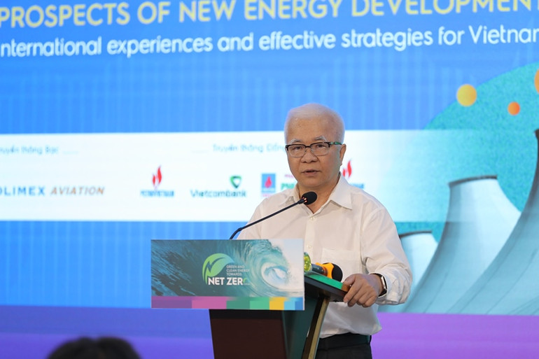 TS Chử Văn Lâm, Tổng Biên tập Tạp chí Kinh tế Việt Nam phát biểu. (Ảnh: TRUNG HƯNG)