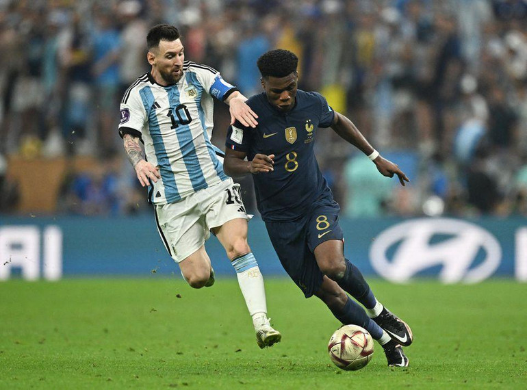 Ngoài Mbappe, những cái tên khác như Aurelien Tchouameni sẽ là tương lai của tuyển Pháp. (Ảnh: Reuters)