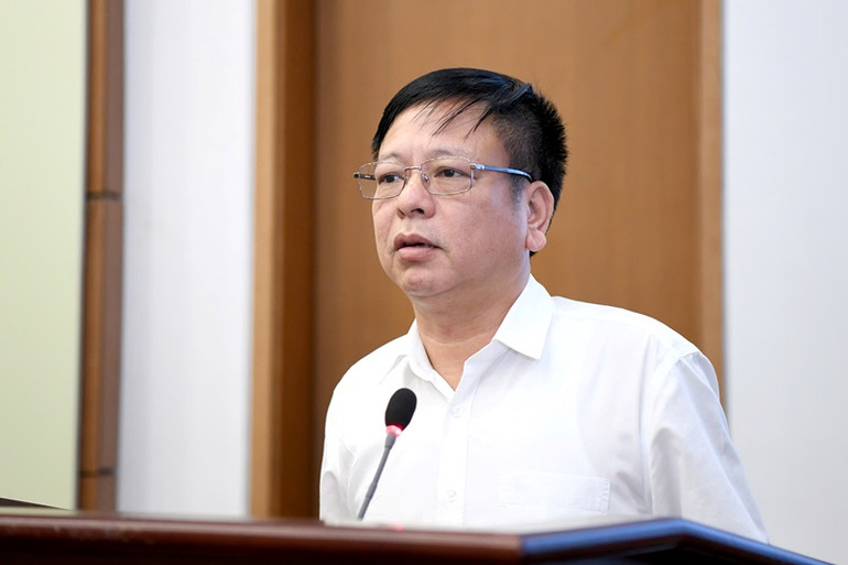 Phó Tổng Thư ký Quốc hội, Phó Chủ nhiệm Ủy ban Pháp luật Quốc hội Nguyễn Trường Giang trình bày tham luận tại hội nghị. Phó Tổng Thư ký Quốc hội, Phó Chủ nhiệm Ủy ban Pháp luật Quốc hội Nguyễn Trường Giang trình bày tham luận tại hội nghị.