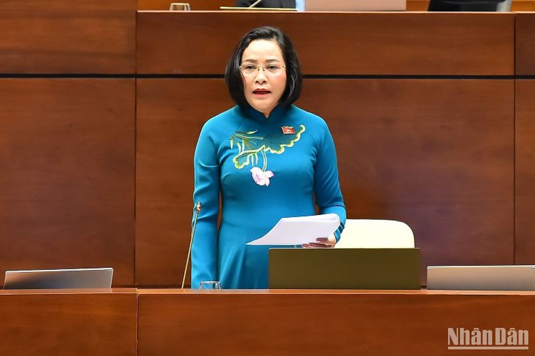 Trưởng Ban Công tác đại biểu thuộc Ủy ban Thường vụ Quốc hội Nguyễn Thị Thanh phát biểu. (Ảnh: THỦY NGUYÊN)