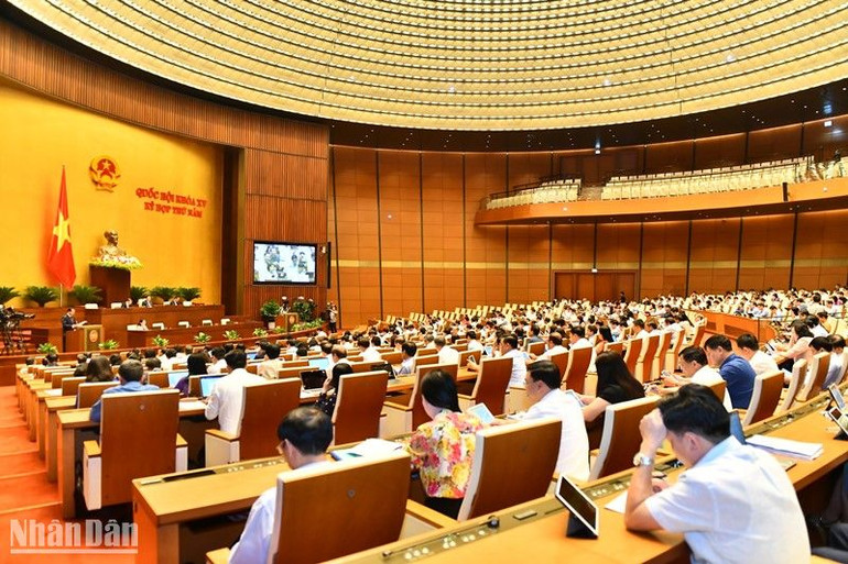 Quang cảnh phiên làm việc tại hội trường chiều 23/5. (Ảnh: ĐĂNG KHOA)