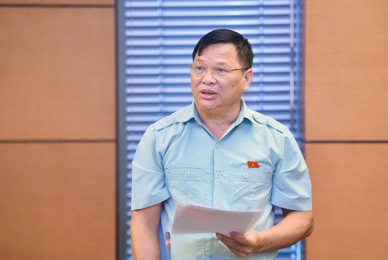 Đại biểu Trần Văn Tiến (Vĩnh Phúc) phát biểu. (Ảnh: THỦY NGUYÊN)