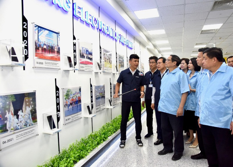Thủ tướng Phạm Minh Chính thăm Công ty TNHH Samsung Electronics Việt Nam. (Ảnh: TRẦN HẢI)