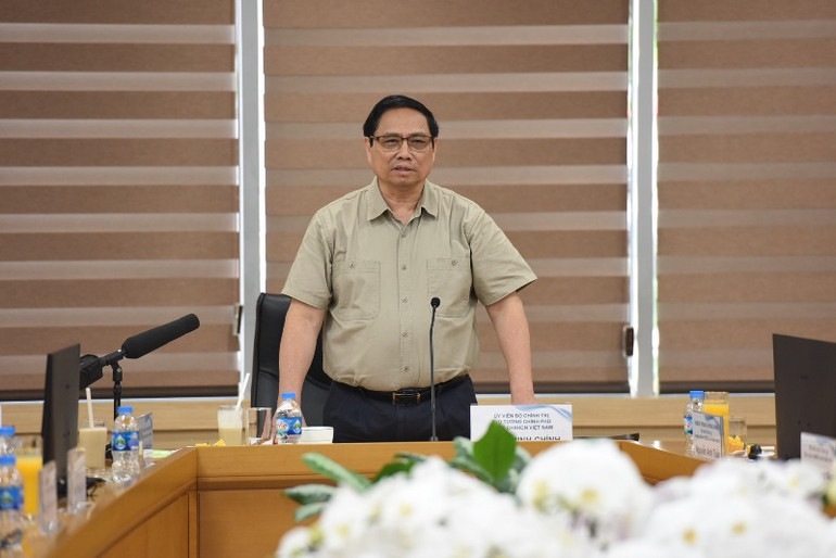 Thủ tướng Phạm Minh Chính phát biểu tại buổi làm việc với Công ty TNHH Samsung Electronics Việt Nam. (Ảnh: TRẦN HẢI)