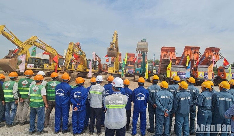 Tập trung mọi nguồn lực bảo đảm tiến độ đề ra.