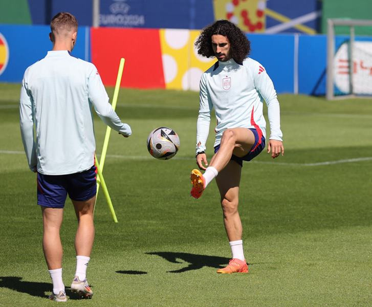 Các cầu thủ Tây Ban Nha trong quá trình tập luyện cho trận bán kết, Donaueschingen, Đức, ngày 8/7/2024. (Ảnh: Reuters)