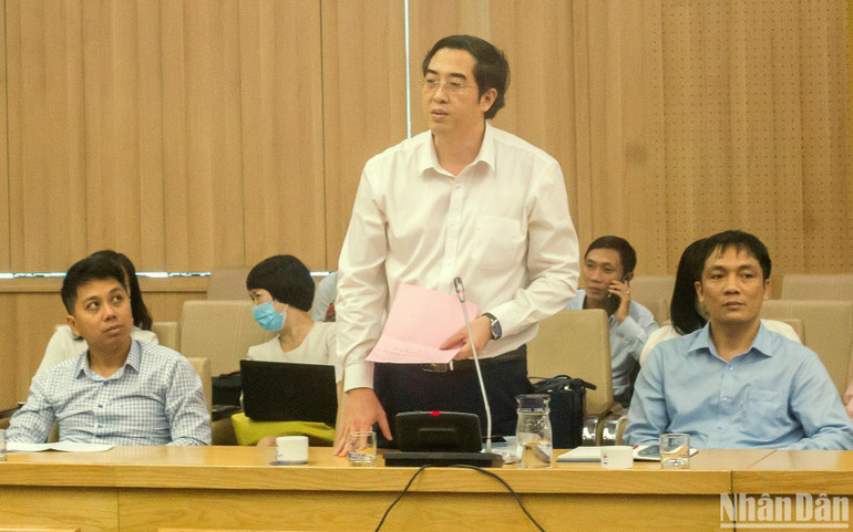 Tiến sĩ Lê Hải - Trưởng Ban Tạp chí Cộng sản điện tử đánh giá cao các dự án. (Ảnh: TRUNG HƯNG)