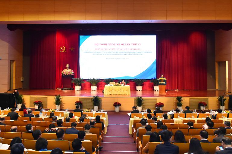 Quang cảnh hội nghị. (Ảnh: THỦY NGUYÊN)