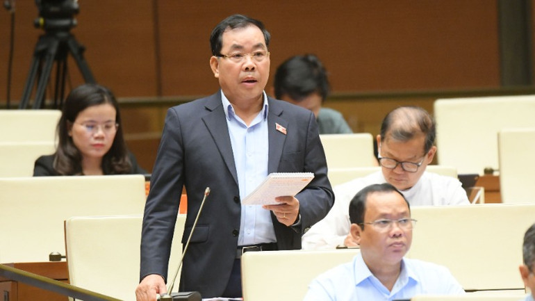 Đại biểu Nguyễn Quang Huân (Bình Dương) phát biểu. (Ảnh: DUY LINH)