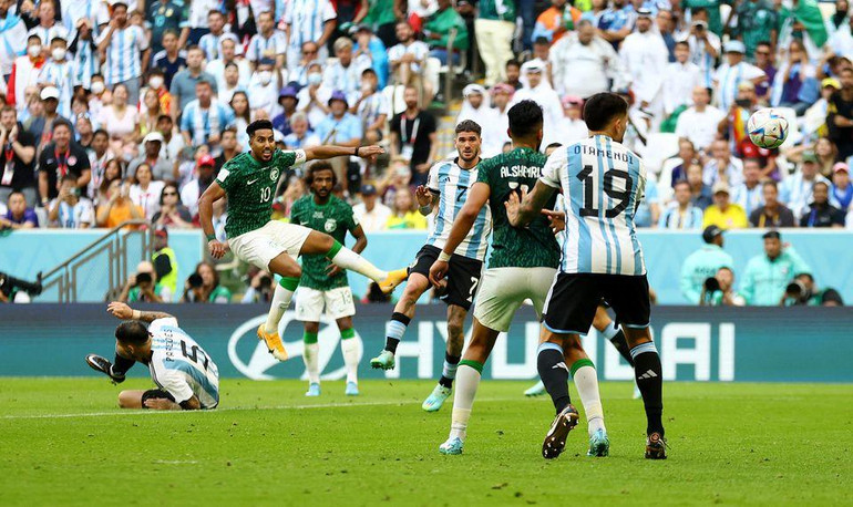 Salem Al Dawsari ghi bàn thắng ấn định chiến thắng 2-1 đầy bất ngờ cho Saudi Arabia trước Argentina. (Ảnh: Reuters)