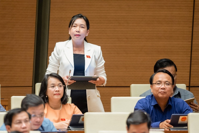 Đại biểu Lý Tiết Hạnh - Đoàn đại biểu Quốc hội tỉnh Bình Định. (Ảnh: DUY LINH)