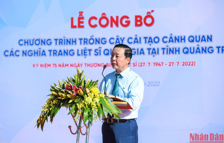 Ủy viên Trung ương Đảng, Bộ trưởng Tài nguyên và Môi trường Trần Hồng Hà phát động lễ trồng cây xanh cải tạo tại các nghĩa trang liệt sĩ. Ủy viên Trung ương Đảng, Bộ trưởng Tài nguyên và Môi trường Trần Hồng Hà phát động lễ trồng cây xanh cải tạo tại các nghĩa trang liệt sĩ.