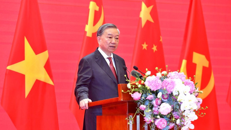 Tổng Bí thư Tô Lâm phát biểu tại Gặp gỡ hữu nghị nhân dân Việt Nam-Trung Quốc. (Ảnh: ĐĂNG KHOA) Tổng Bí thư Tô Lâm phát biểu tại Gặp gỡ hữu nghị nhân dân Việt Nam-Trung Quốc. (Ảnh: ĐĂNG KHOA)