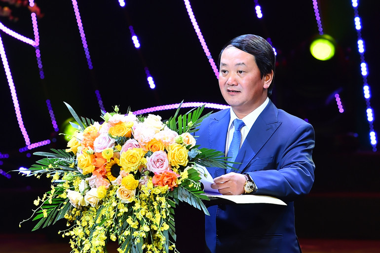 Bộ trưởng, Chủ nhiệm Ủy ban Dân tộc Hầu A Lềnh phát biểu tại buổi lễ.