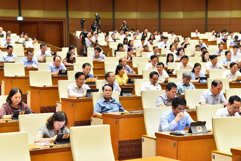 Các đại biểu tham dự phiên thảo luận của Quốc hội chiều 1/6. (Ảnh: THỦY NGUYÊN)