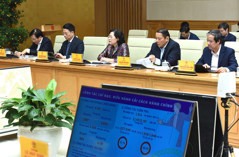 Đại diện lãnh đạo các bộ, ban ngành tham dự phiên họp. Đại diện lãnh đạo các bộ, ban ngành tham dự phiên họp.