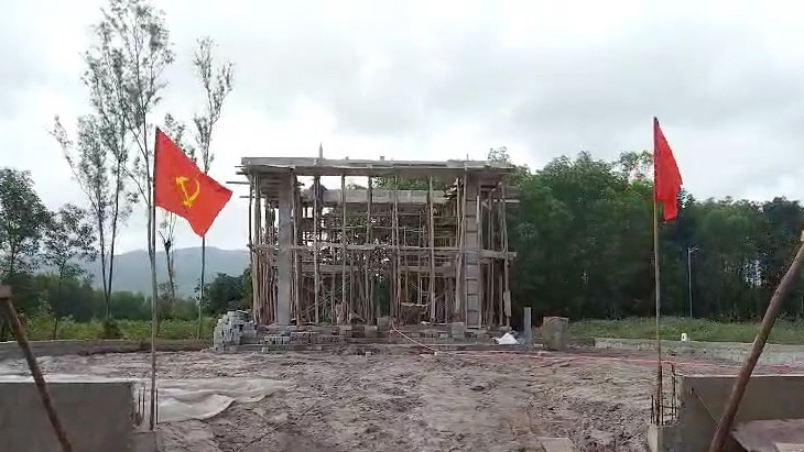 Các hạng mục công trình Nhà bia tưởng niệm các anh hùng liệt sĩ Tiểu đoàn 810 (K10) tỉnh đội Thừa Thiên Huế đang dần hoàn thiện. Các hạng mục công trình Nhà bia tưởng niệm các anh hùng liệt sĩ Tiểu đoàn 810 (K10) tỉnh đội Thừa Thiên Huế đang dần hoàn thiện.