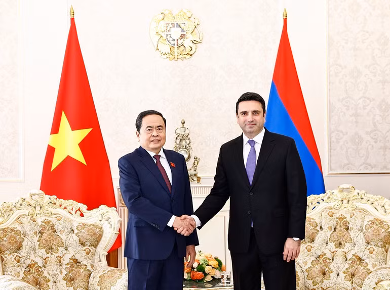 Chủ tịch Quốc hội Trần Thanh Mẫn gặp riêng với Chủ tịch Quốc hội Armenia Alen Simonyan. (Ảnh: TTXVN) Chủ tịch Quốc hội Trần Thanh Mẫn gặp riêng với Chủ tịch Quốc hội Armenia Alen Simonyan. (Ảnh: TTXVN)