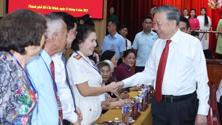 Tổng Bí thư Tô Lâm và các đại biểu. (Ảnh: TTXVN) Tổng Bí thư Tô Lâm và các đại biểu. (Ảnh: TTXVN)
