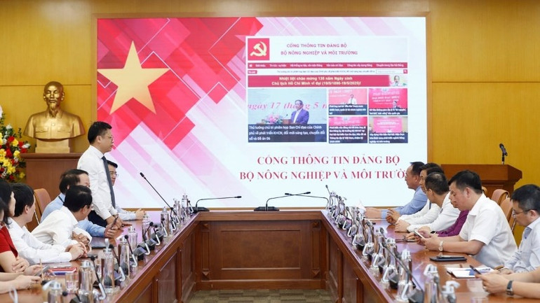 Giao diện Cổng thông tin Đảng bộ Bộ Nông nghiệp và Môi trường và Trang thông tin Đại hội Đại biểu Đảng bộ Bộ Nông nghiệp và Môi trường nhiệm kỳ 2025-2030 tại địa chỉ: https://dangbo.mae.gov.vn. (Ảnh: KHƯƠNG TRUNG)