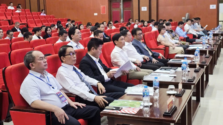 Hội thảo thu hút nhiều chuyên gia, các nhà khoa học, quản lý bàn nhiều giải pháp đào tạo nguồn nhân lực chất lượng cao cho nông nghiệp.