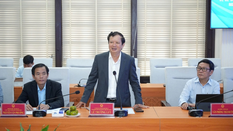 Đồng chí Bí thư Thành ủy Huế Lê Trường Lưu phát biểu tại buổi làm việc. Đồng chí Bí thư Thành ủy Huế Lê Trường Lưu phát biểu tại buổi làm việc.