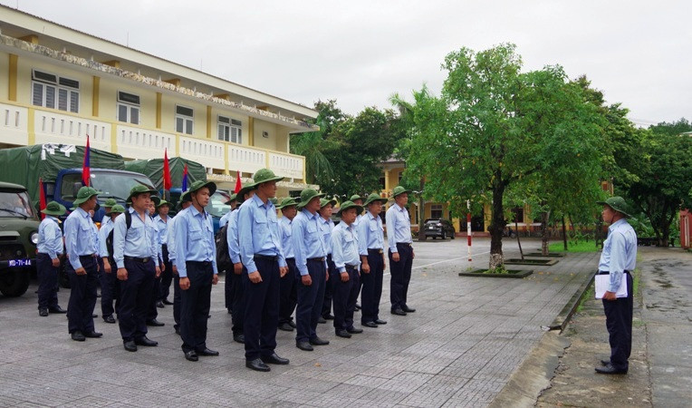 Đội 192 Bộ Chỉ huy Quân sự tỉnh Thừa Thiên Huế hạ đạt mệnh lệnh hành quân đi thực hiện nhiệm vụ tại Lào.