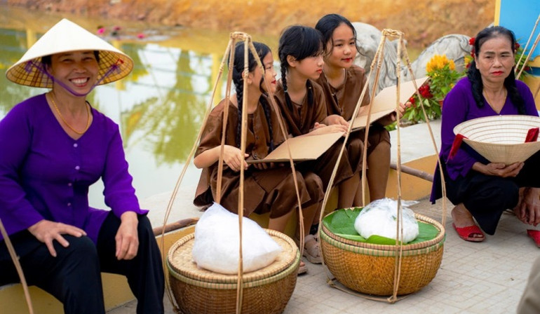 Lễ hội ẩm thực di sản bún Việt - Làng bún Vân Cù.