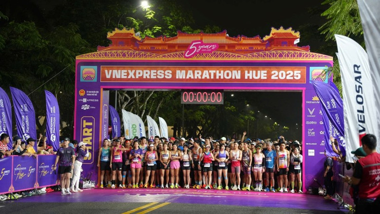 Sôi động Giải VnExpress Marathon Huế 2025 ảnh 9