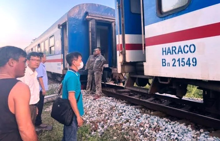 Hiện trường tàu SE2 bị trật bánh tại khu gian Cầu Hai-Truồi.