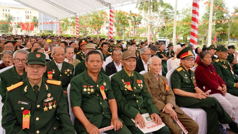 Đông đảo các cán bộ, chiến sỹ vũ trang từng tham gia giải phóng Hương Trà tham dự tại lễ kỷ niệm. (Ảnh: Đăng Dũng) Đông đảo các cán bộ, chiến sỹ vũ trang từng tham gia giải phóng Hương Trà tham dự tại lễ kỷ niệm. (Ảnh: Đăng Dũng)