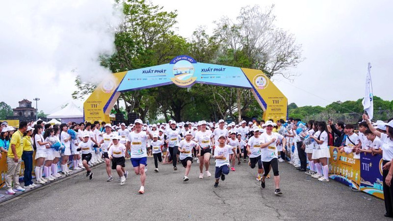 Xuất phát cho phần chạy S-Race School.
