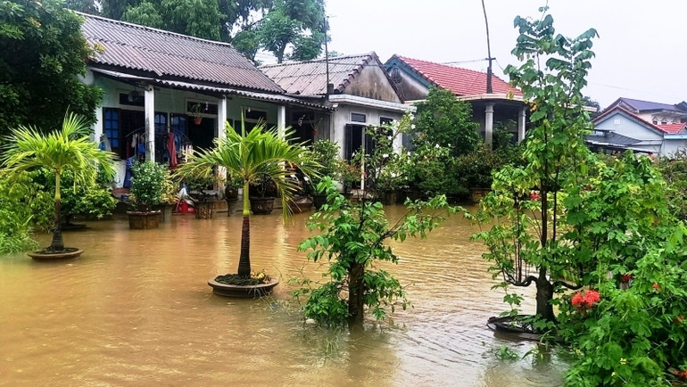 Ban Chỉ huy Phòng chống thiên tai và Tìm kiếm cứu nạn tỉnh yêu cầu các địa phương rà soát, kiên quyết sơ tán người dân tại những nơi nguy hiểm.