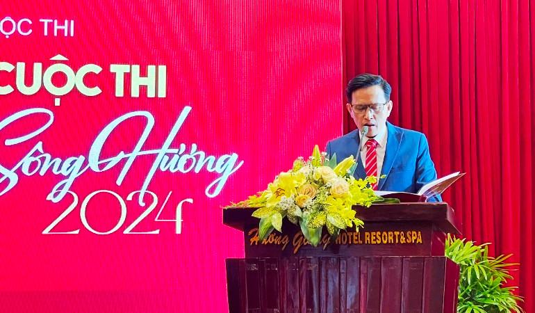 Tổng Biên tập Tạp chí Sông Hương Lê Vĩnh Thái phát biểu phát động cuộc thi "Truyện ngắn Sông Hương 2024".