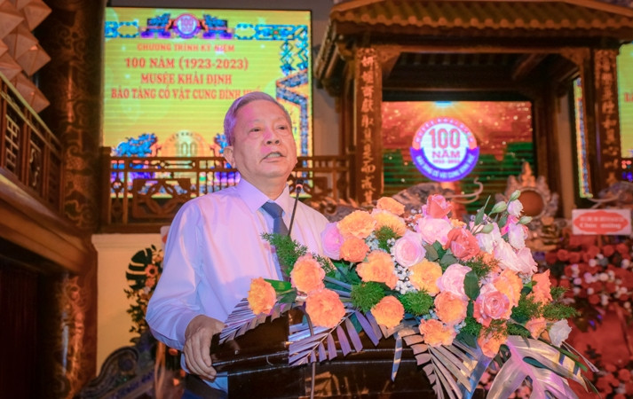 Nguyên Ủy viên Bộ chính trị, nguyên Trưởng Ban Tư tưởng-Văn hóa Trung ương Nguyễn Khoa Điềm phát biểu chia sẻ tại buổi lễ.