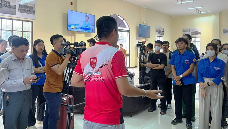 Dặn dò trước lúc lên đường.