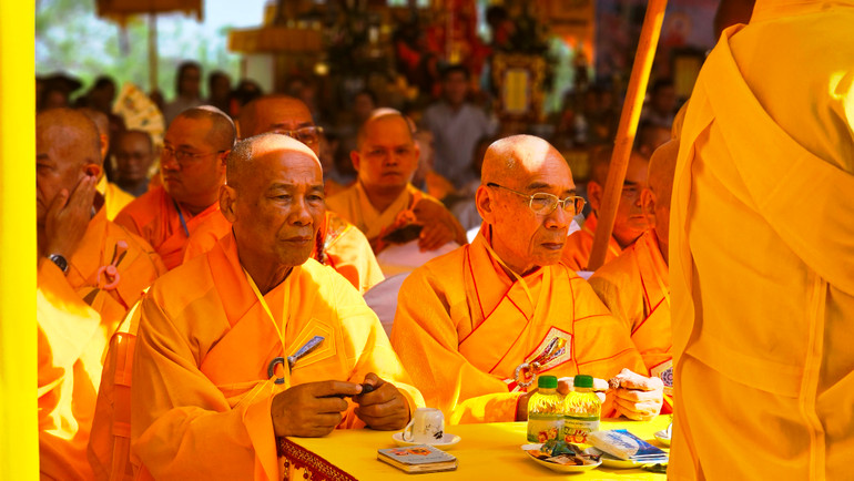 Chư tôn đức Giáo phẩm Chứng minh lễ hội.