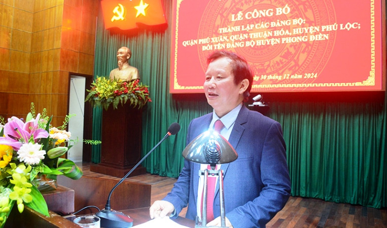 Đồng chí Bí thư Tỉnh ủy Lê Trường Lưu phát biểu tại buổi lễ.