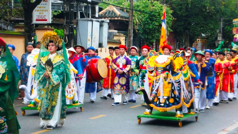 Lễ hội cũng được xem là một festival văn hóa dân gian, cộng đồng đặc trưng của Cố đô.