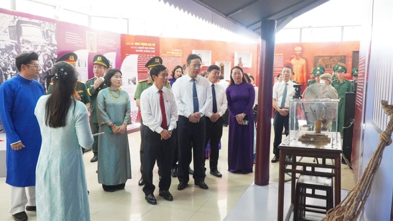 Hệ thống di sản vật thể về Người vô cùng quý giá với gần 20 di tích, địa điểm di tích tại Huế.